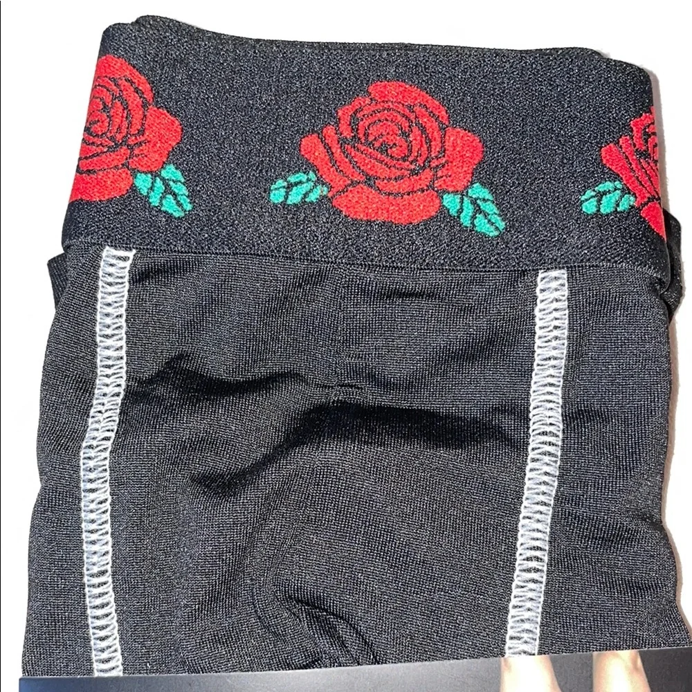 Brooklyn Cloth Black Boxer Briefs with Red Rose Design - Picture 2 of 4